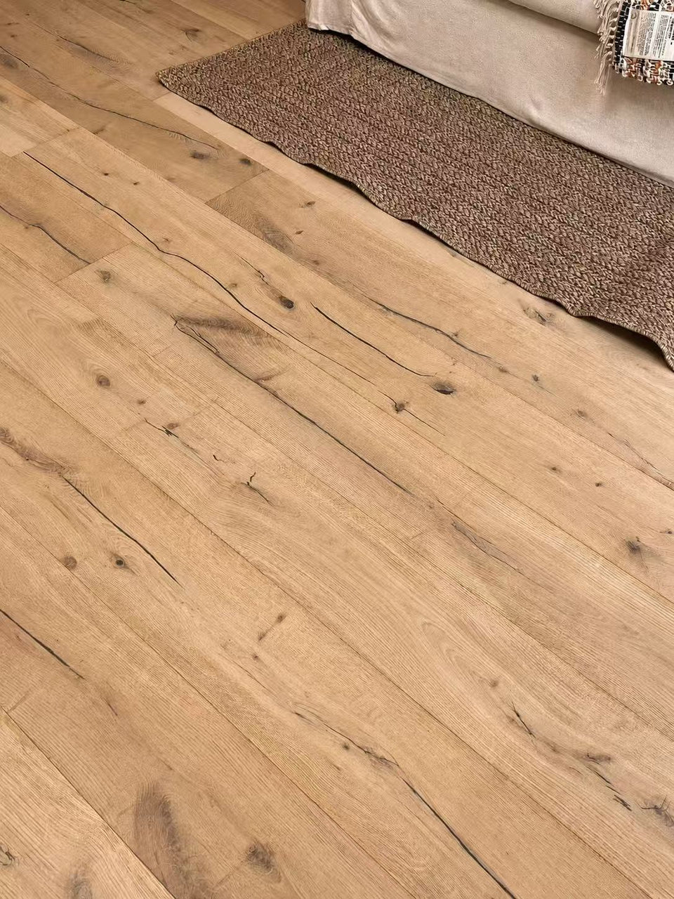 Engineered 14mmx190x1900 Hand Scraped Invisible OILED (2.888m2 per pack)