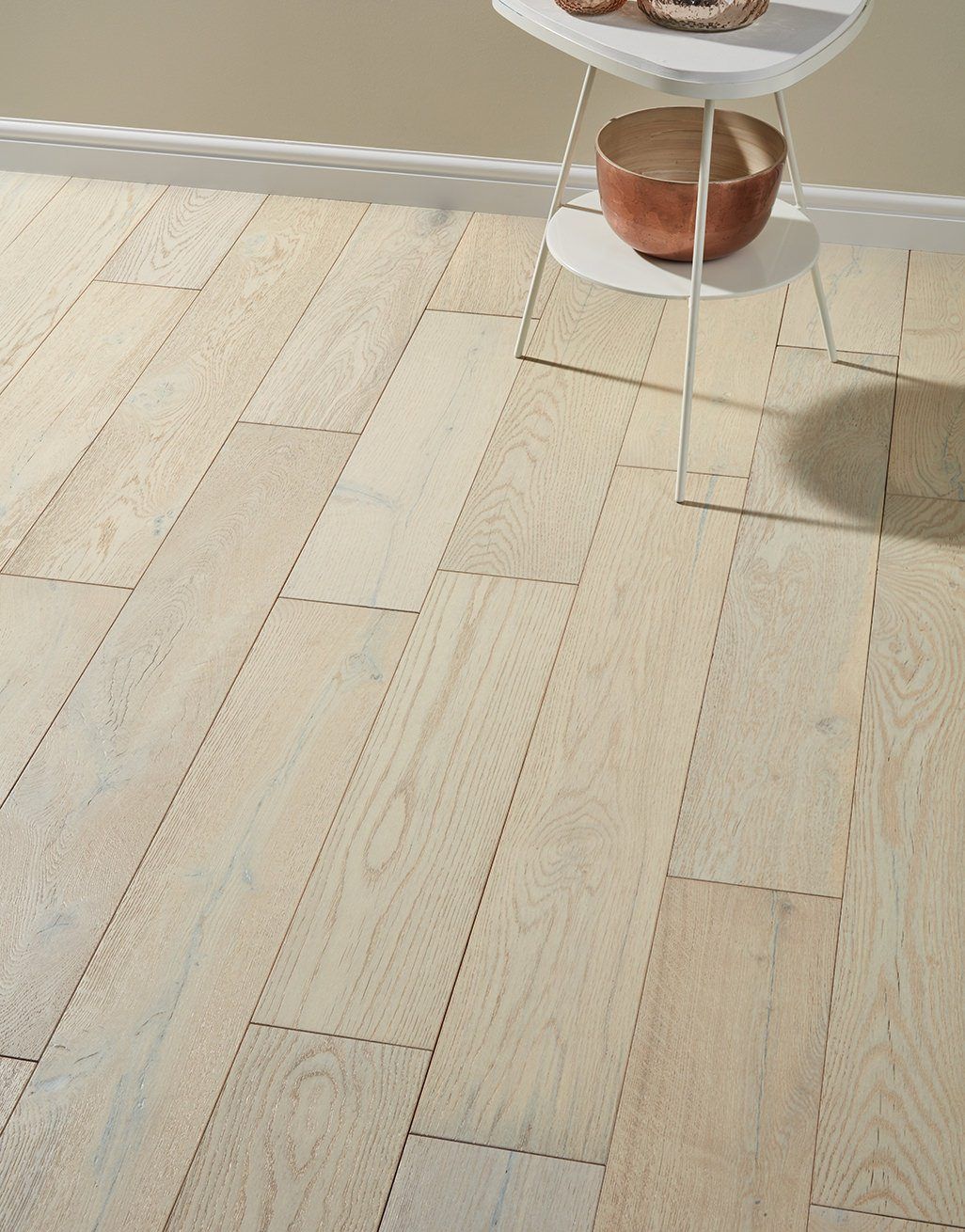 Manhattan Frozen Oak Brushed & Lacquered (1.72m2 per pack)