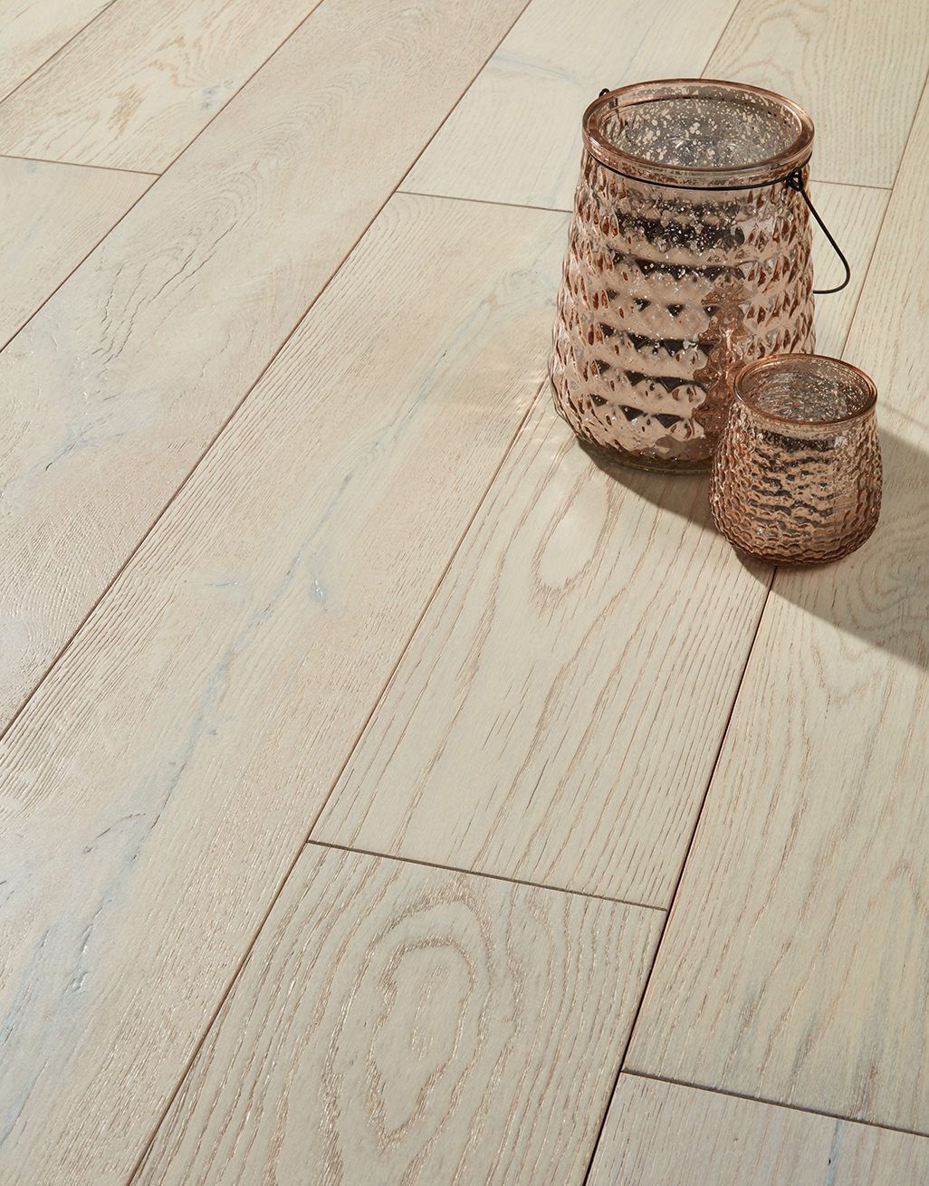 Manhattan Frozen Oak Brushed & Lacquered (1.72m2 per pack)
