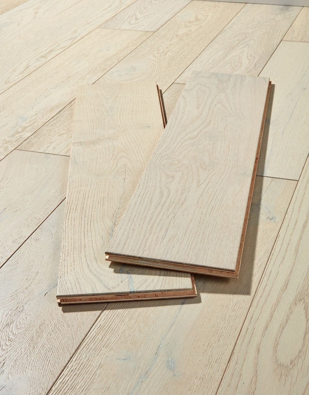 Manhattan Frozen Oak Brushed & Lacquered (1.72m2 per pack)