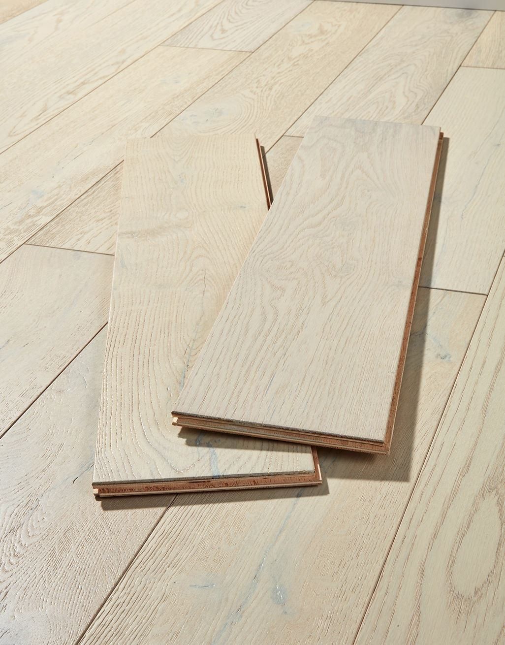 Manhattan Frozen Oak Brushed & Lacquered (1.72m2 per pack)