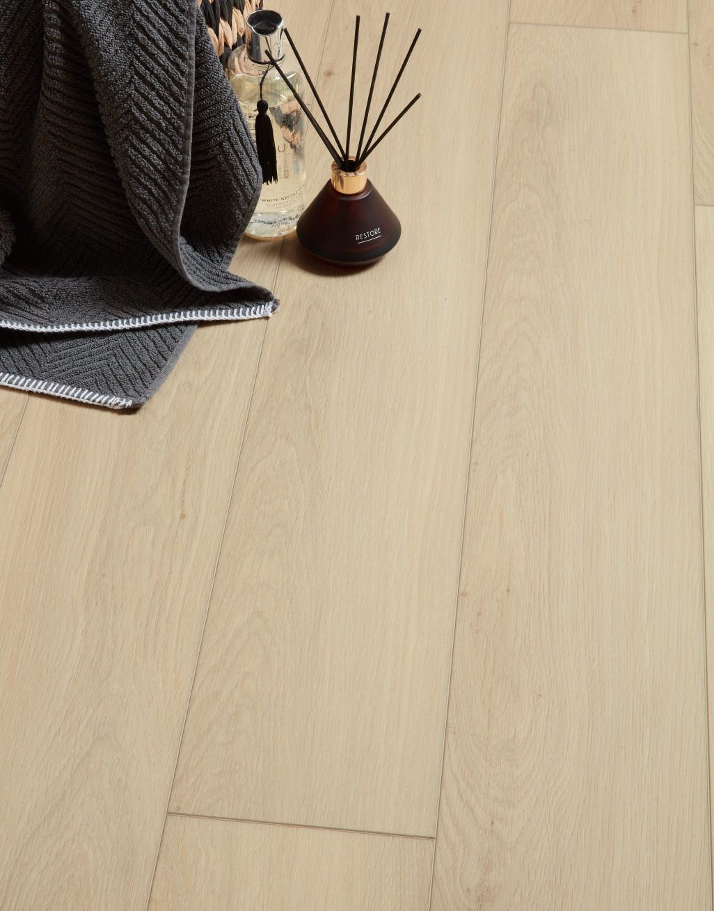 EvoCore Premium Glacier Oak Flooring (1.31m2 per pack)