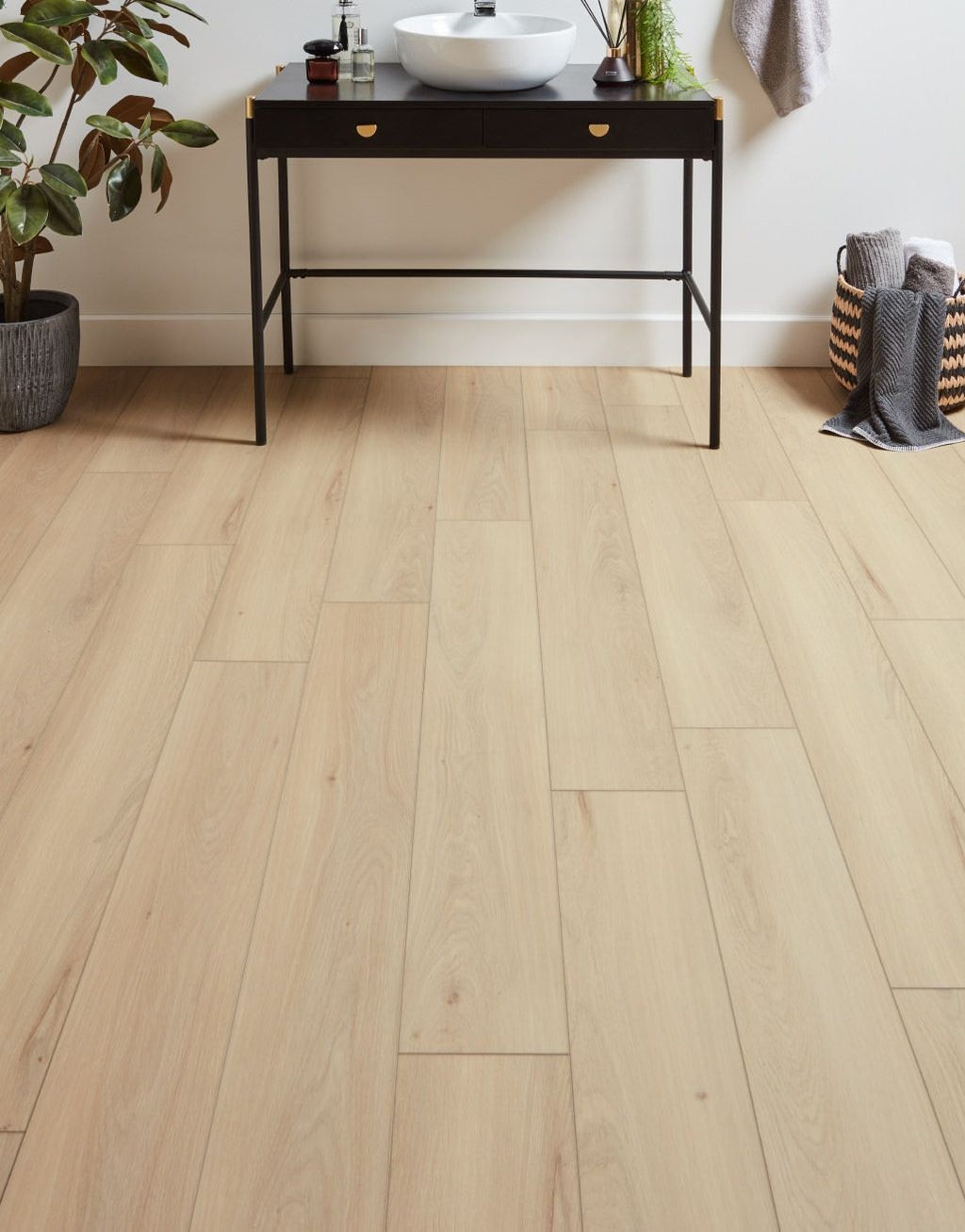 EvoCore Premium Glacier Oak Flooring (1.31m2 per pack)
