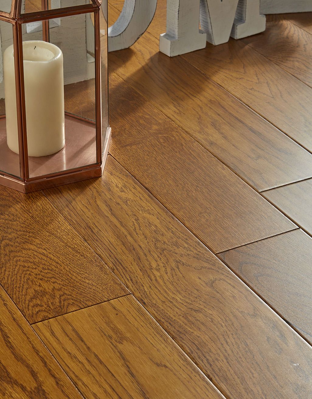 Studio Honey Oak Lacquered (1.8m2 per pack)