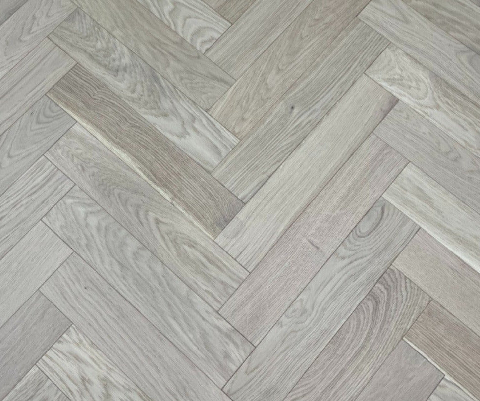 Invisible Oak Herringbone Wood Flooring (1050) (2.268m2 per pack)