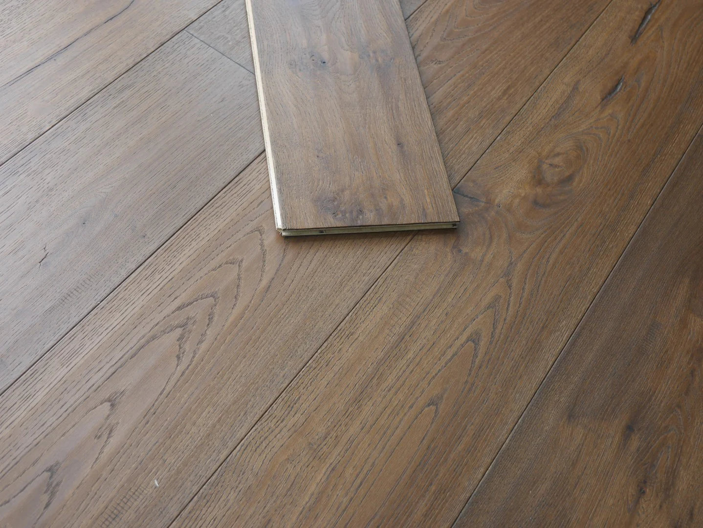 Engineered Handscraped Antique Light Brown Wood Flooring (148LGS) (2.888m2 per pack)