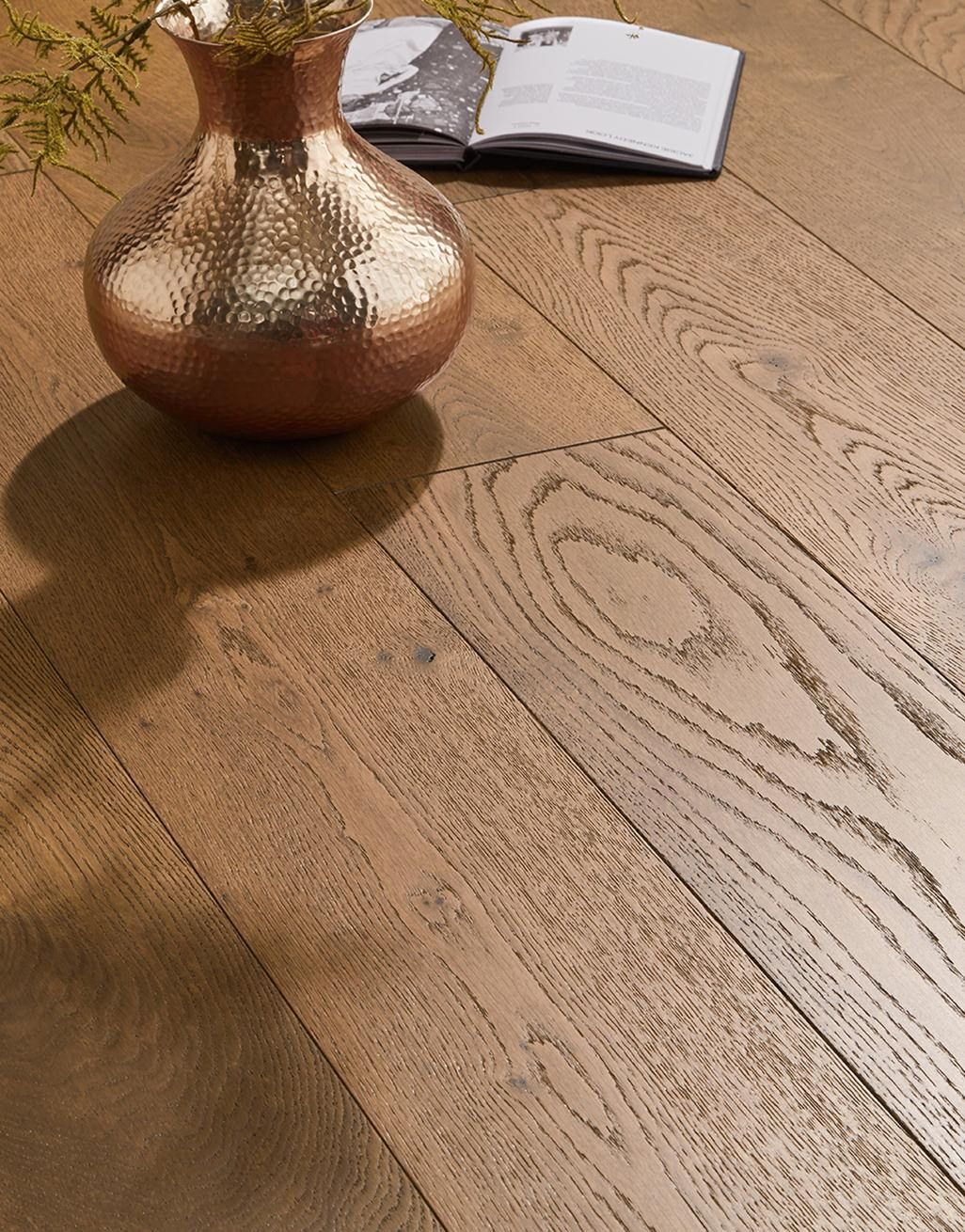 Manhattan Golden Smoked Oak Brushed & Lacquered (2.89m2 per pack)