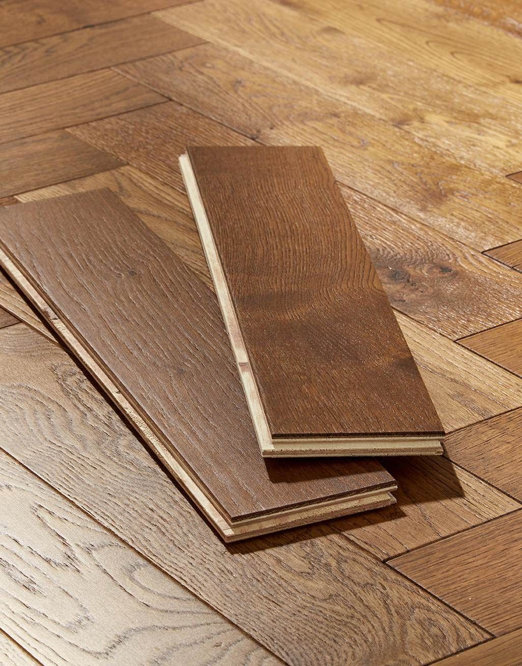 Oxford Herringbone Golden Smoked Oak Brushed & Lacquered (1.94m2 per pack)