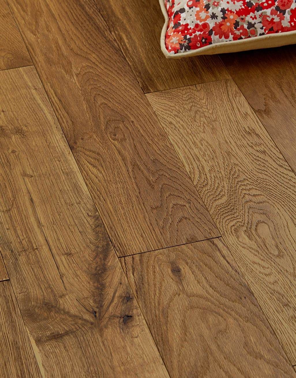 Studio Cottage Oak Brushed & Oiled (1.8m2 per pack)