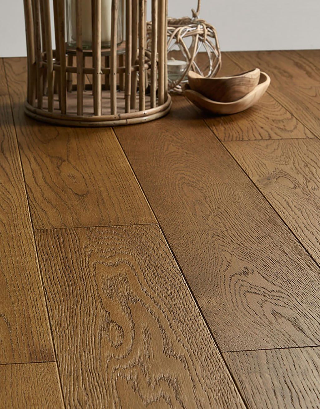Studio Honeycomb Oak Brushed & Oiled (1.8m2 per pack)