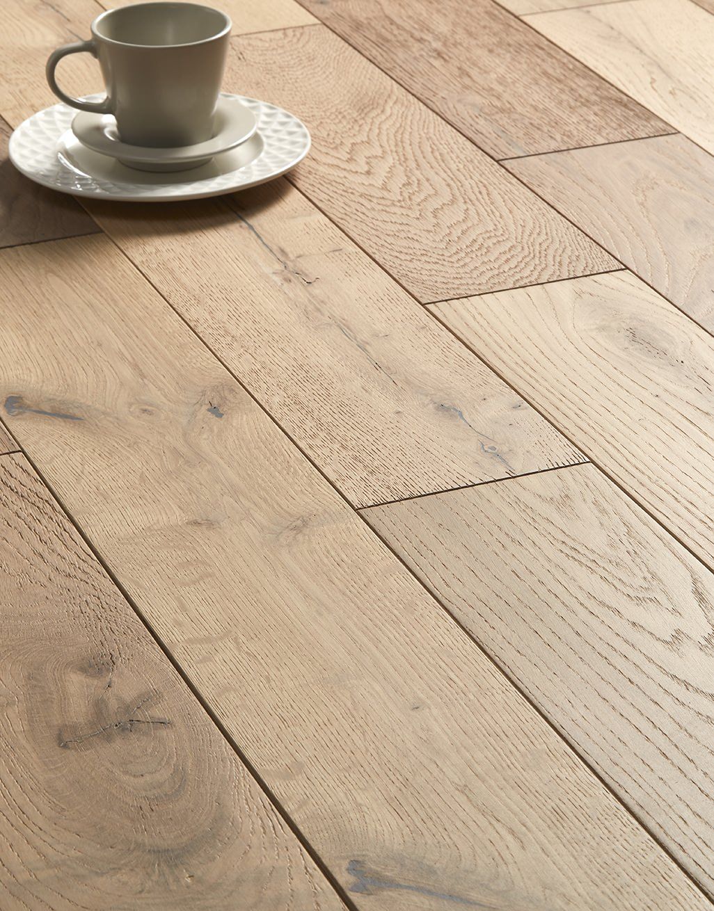 Studio Vanilla Oak Brushed & Oiled (1.8m2 per pack)